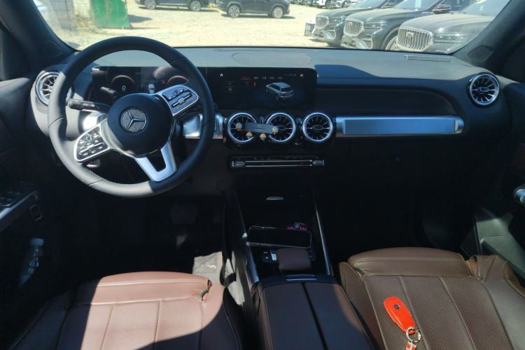 Used Mercedes-Benz GLB 2022 GLB 200 Dynamic Edition Center Console