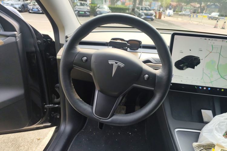 Used Tesla Model Y 2021 Long-Range All-Wheel-Drive Version