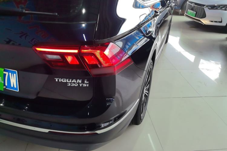 Used Volkswagen Tiguan L 2020 330TSI Automatic Two-Wheel Drive Panoramic Comfort Edition China VI Standard Right Rear Taillight
