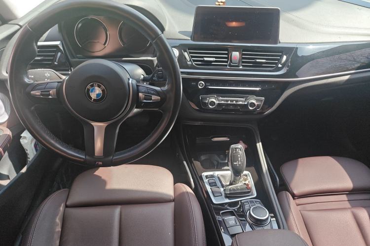 Used BMW 1 Series 2021 120i M Sport Night Edition Center Console