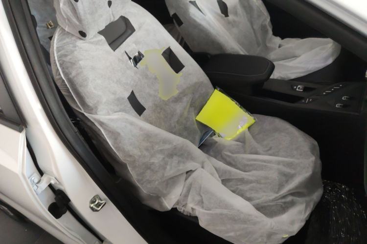 Used Livan 7 2024 605 km Wealth Edition