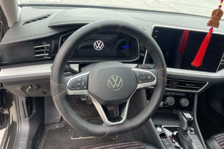 Used Volkswagen Sagitar 2026 Model 30 Million Units Selected 300TSI DSG Surpassing Edition Interior 2