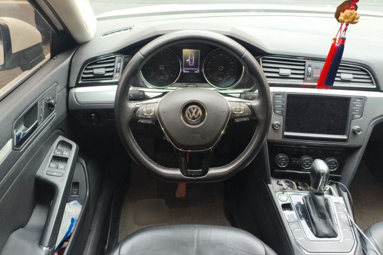 Used Volkswagen Lamando 2017 280TSI DSG Comfort Edition Steering Wheel