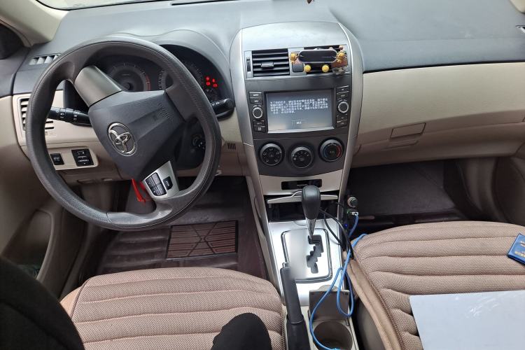 Used Toyota Corolla 2013 Special Edition 1.6L Automatic Cool GL Model Center Console