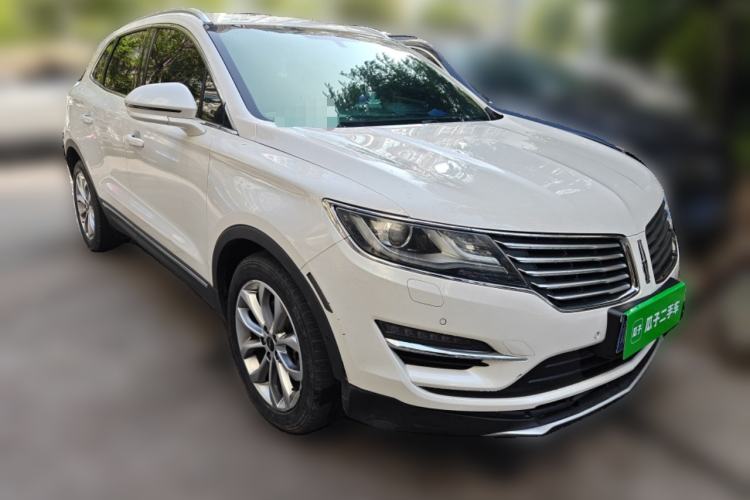 Used Lincoln MKC 2018 2.0T Two-Wheel Drive Luxury Edition Front Right 45 Deg