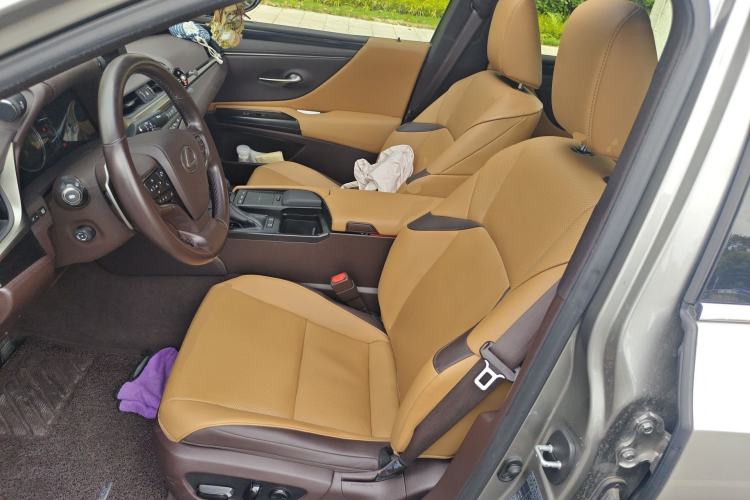 Used Lexus ES 2020 260 Excellence Edition Left Front Seat