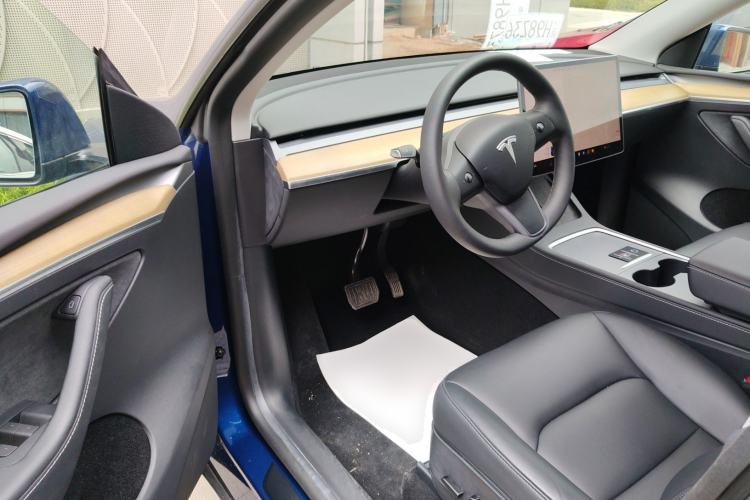 Used Tesla Model Y 2022 Rear-Wheel-Drive Version
