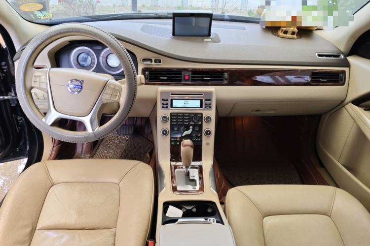 Used Volvo S80L 2009 3.0T AWD ZhiZun Edition Center Console