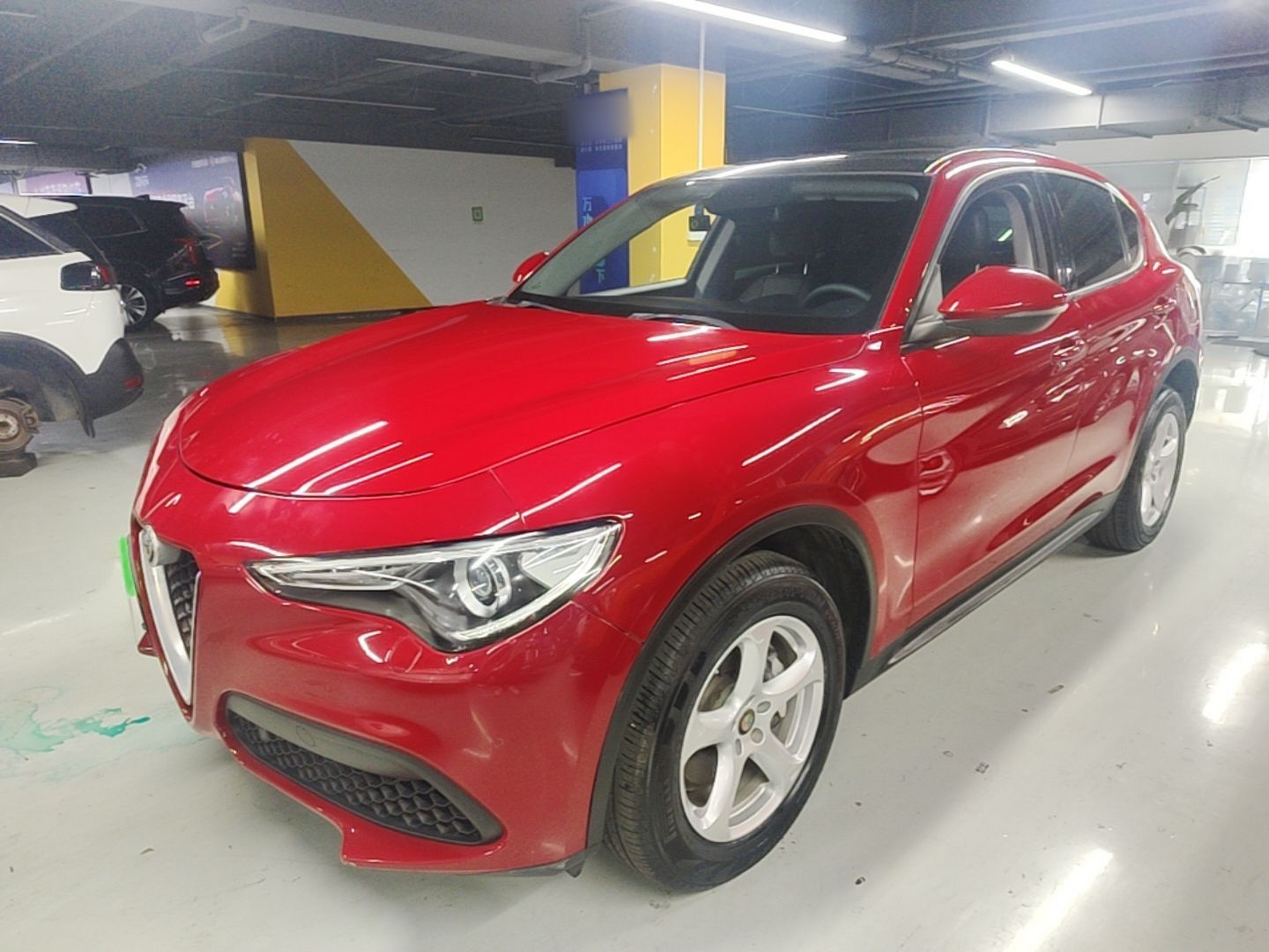 Под передней частью автомобиля