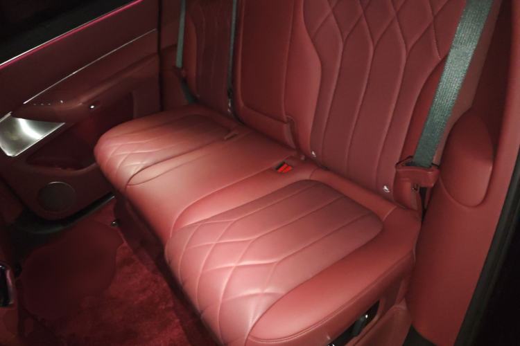 Used Hima AITO M8 2025 Extended-Range Max+ Version 53.4 kWh 5-Seater Edition Left Rear Seat