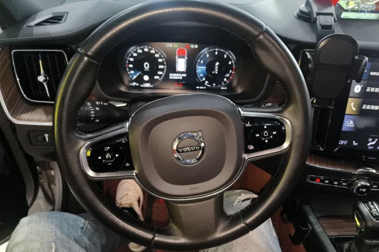 Used Volvo XC60 2021 T5 4x4 Smart Luxury Edition