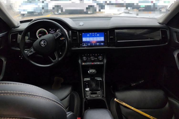 Used Skoda Kodiaq 2018 Facelifted TSI330 5-Seater Two-Wheel-Drive Luxury Enjoyment Edition Center Console