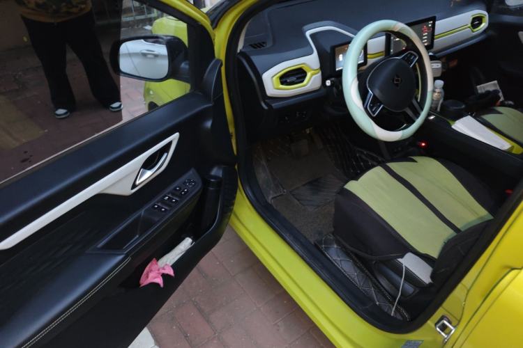 Used SOL E10X 2021 302 km Range Fashion Edition 31.4 kWh Driver Seat