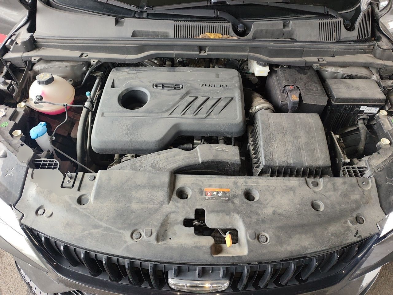 Geely Auto Coolray 2023 1.4T Manual Gold Edition — снимка 17