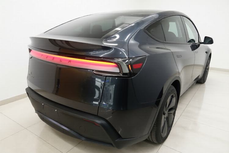 Used Tesla Model Y 2025 Rear-Wheel-Drive Version