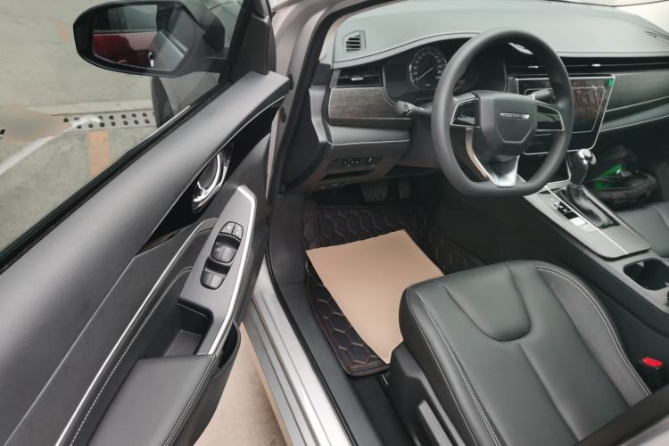 Used Venucia D60 2023 PLUS 1.6L XL CVT Yue Ling Edition
