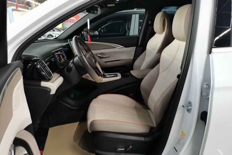 Used BYD Song Pro New Energy 2024 HONOR Edition DM-i 71KM Navigation Model
