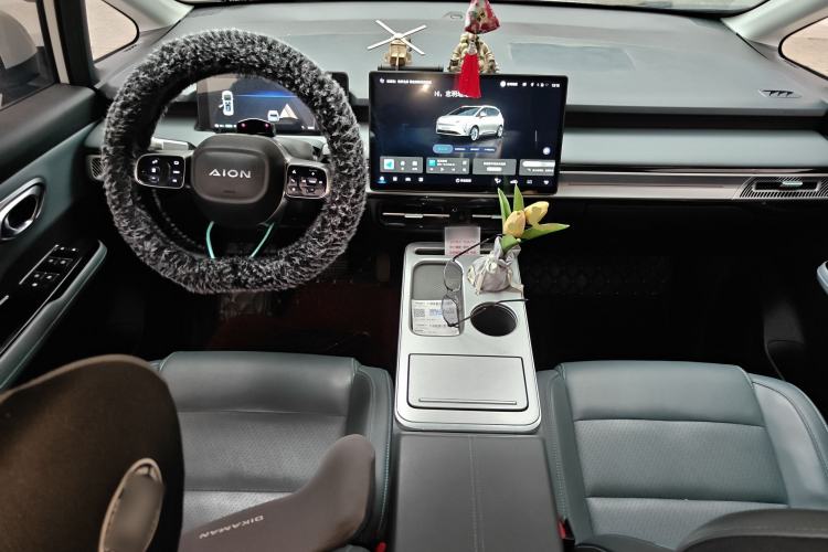 Used AION Y 2022 Plus 70 Tech Edition