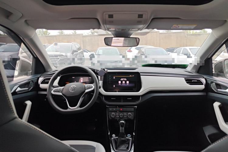 Used Volkswagen Tharu 2025 New Sharp 1.5L Ambitious Edition Center Console