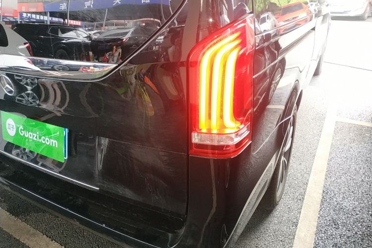 Used Mercedes-Benz V-Class 2021 V 260 Avantgarde Edition
