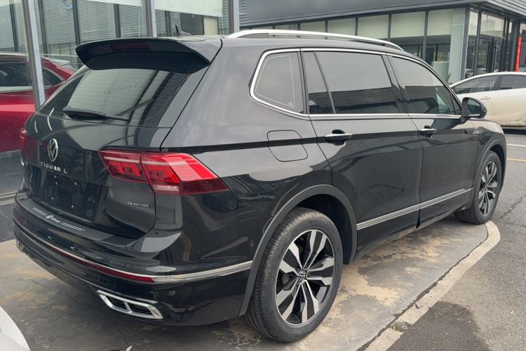 Used Volkswagen Tiguan L 2023 Facelifted 380TSI Automatic All-Wheel Drive R-Line Plus Version 7-Seater