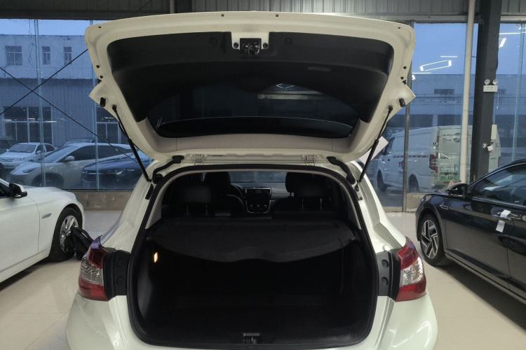 Used Nissan Tiida 2021 1.6L CVT Cool Edition Trunk