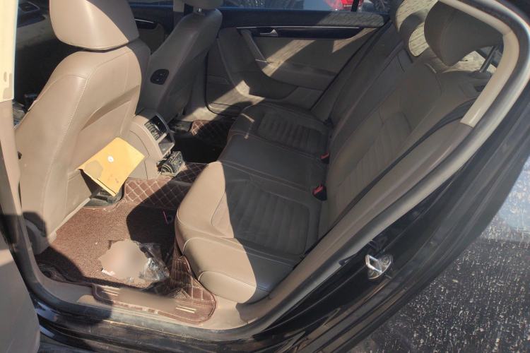 Used Volkswagen Magotan 2015 Facelift 1.8TSI Luxury Model Left Rear Seat