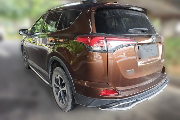 Used Toyota RAV4 2016 2.0L CVT Two-Wheel Drive Fashion Edition China V Standard
