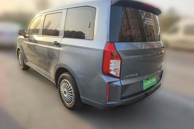 Used Wuling Hongguang PLUS 2019 1.5T Manual Standard Edition 5 Seats
