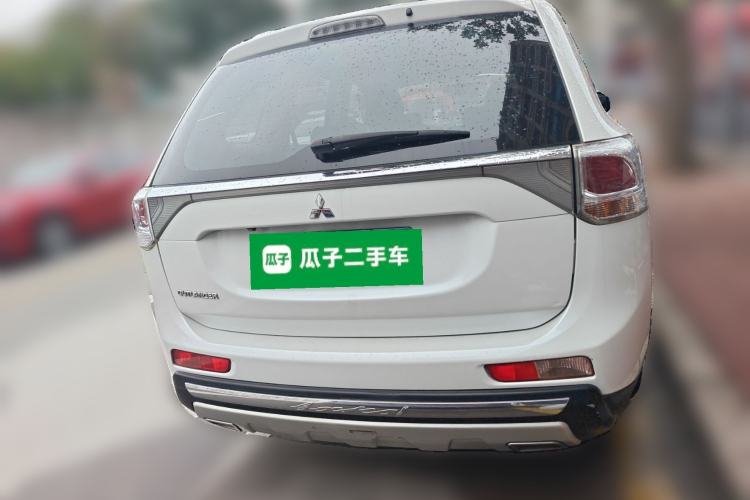 Used Mitsubishi Outlander 2013 2.0L Two-Wheel Drive Sport Navigation Version 5 Seats