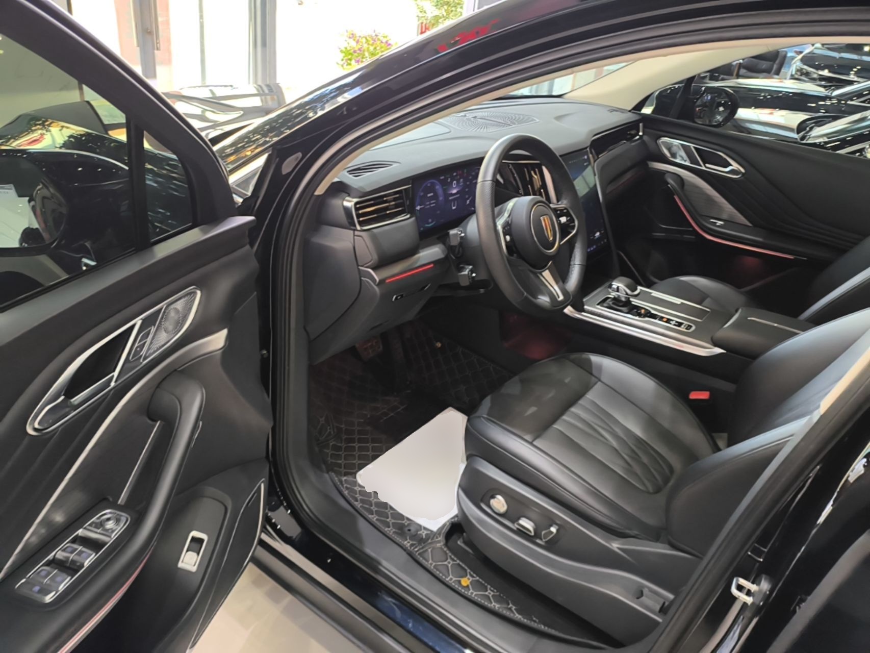 Hongqi HS7 PHEV 2024 2.0T PHEV Two-Wheel Drive Flagship Edition 6 Seats — снимка 18
