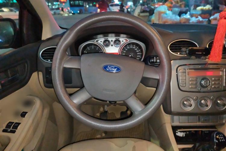 Used Ford Focus 2012 Hatchback Classic 1.8L Manual Fashion Edition
