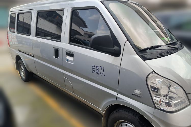 Used Wuling Rongguang S 2023 1.5L Base Version 5/7 Seats Front Right 45 Deg