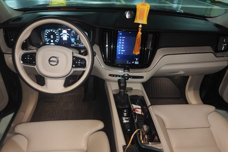 Used Volvo XC60 2020 T5 4x4 Smart Luxury Edition