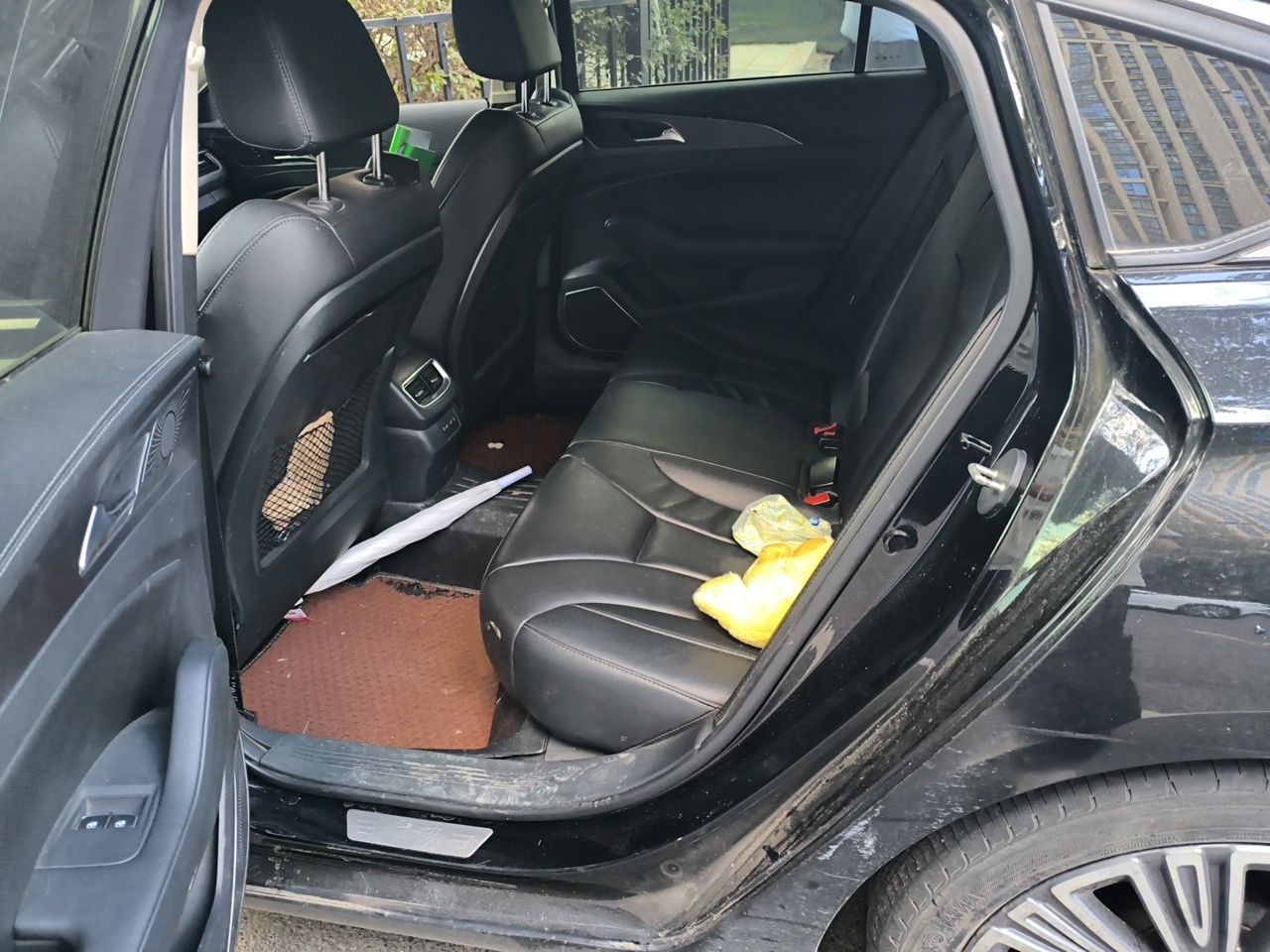 Hongqi H5 2022 Classic Model 1.8T Automatic Smart Connect Flagship Edition - Chinese Trim Yun — снимка 17