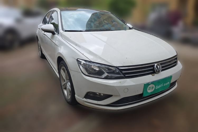 Used Volkswagen Lamando 2017 280TSI DSG Comfort Edition Front Right 45 Deg