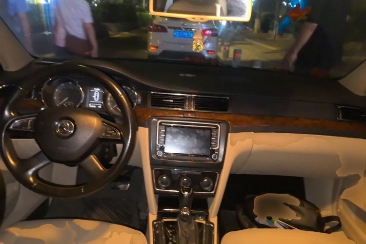 Used Skoda Superb 2013 1.4 TSI DSG Prestige Edition Center Console