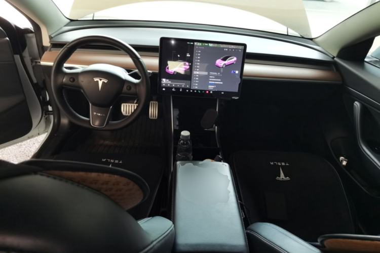 Used Tesla Model 3 2019 Standard Range Rear-Wheel Drive Upgraded Version (60 kWh) Center Console