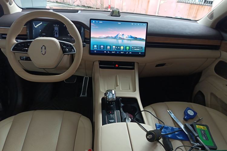 Used Hima AITO M7 2024 1.5T Rear-Drive Plus Version 5 Seats Center Console