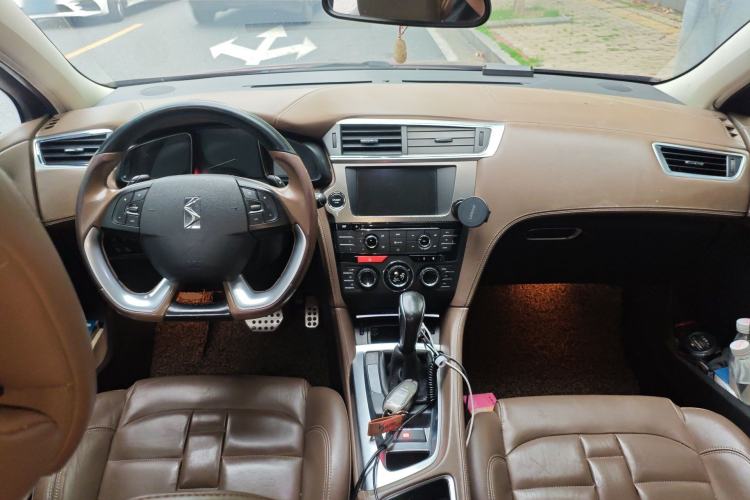 Used DS 4S 2016 1.8T Automatic Prestige Edition THP200 Center Console