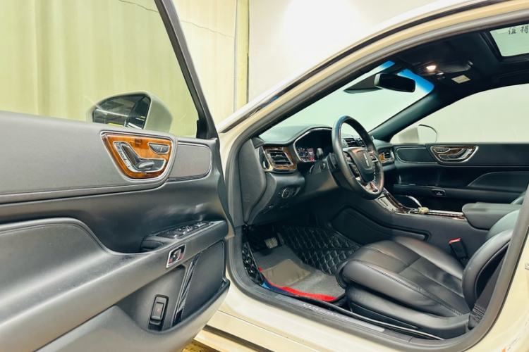 Used Lincoln Continental 2018 2.0T Two-Wheel Drive Deluxe Edition
