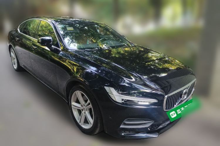 Used Volvo S90 2017 T4 Zhiyuan Edition Front Right 45 Deg