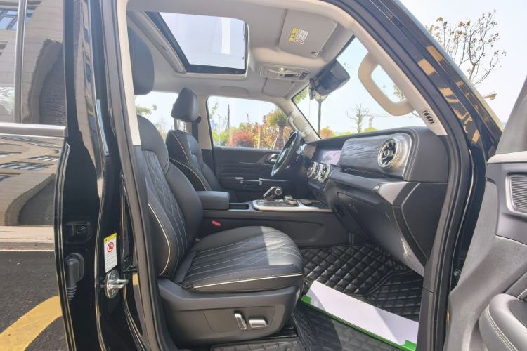 Used Tank 300 2023 Off-Road Edition 2.0T Challenger Interior 4