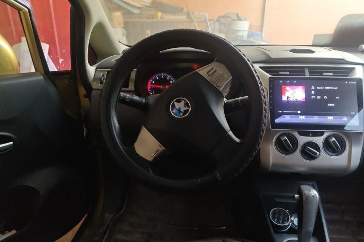 Used Venucia R50X 2015 1.6L Automatic Luxury Edition