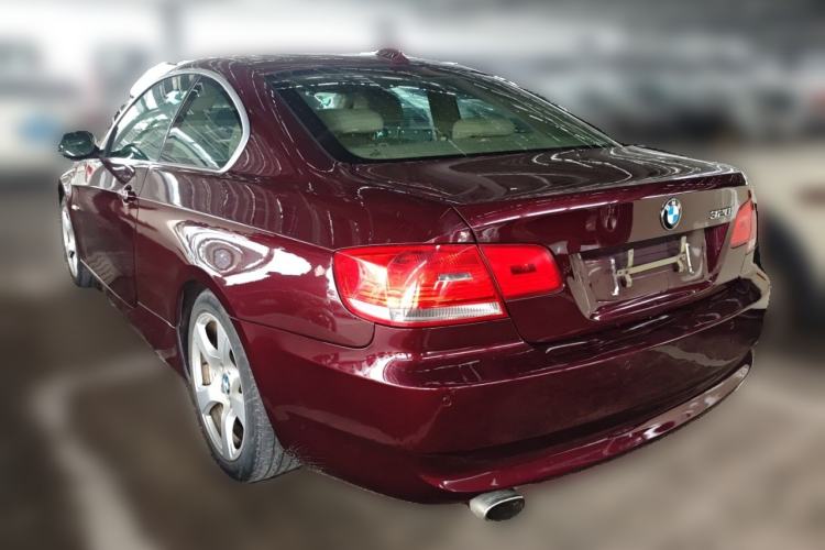 Used BMW 3 Series 2009 320i two-door coupe Rear Left 45 Deg