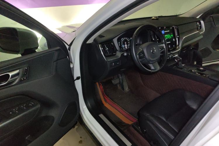 Used Volvo XC60 2020 T5 4x4 Zhiyi Luxury Edition