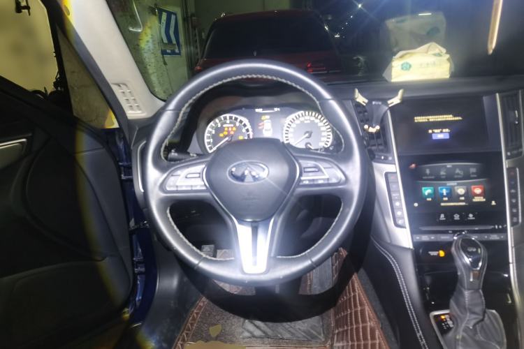 Used Infiniti Q50L 2018 2.0T Enjoyment Version China VI Standard Steering Wheel