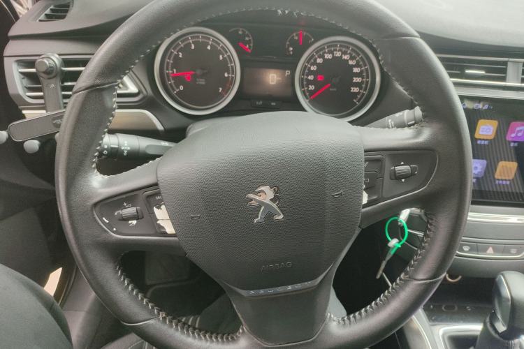 Used Peugeot 408 2014 1.8L Automatic Luxury Edition Steering Wheel