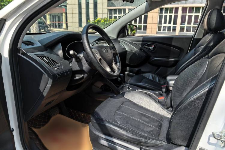 Used Hyundai ix35 2013 2.0L Automatic Two-Wheel Drive Smart GLS China IV Standard