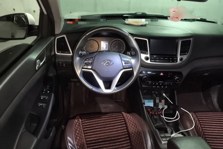 Used Hyundai Tucson 2018 1.6T Dual-Clutch Two-Wheel Drive 15th Anniversary Special Edition Steering Wheel